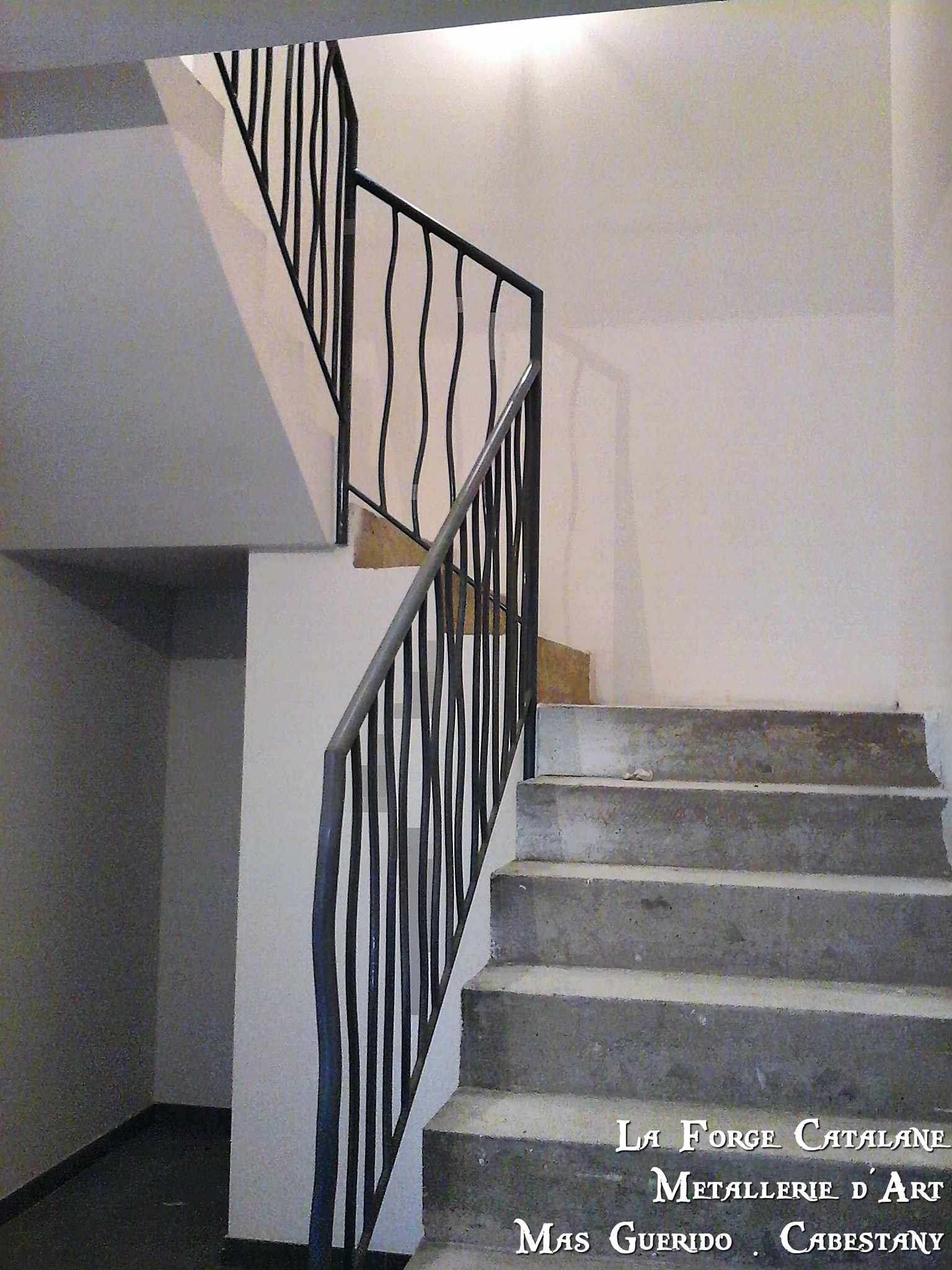 rampant barreaudages droit en forme de vague forge catalane.jpg